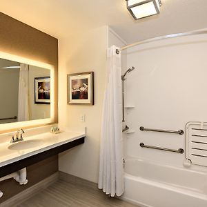 Queen Room Two Queen Beds Mobility Access Tub or Non-Smoking